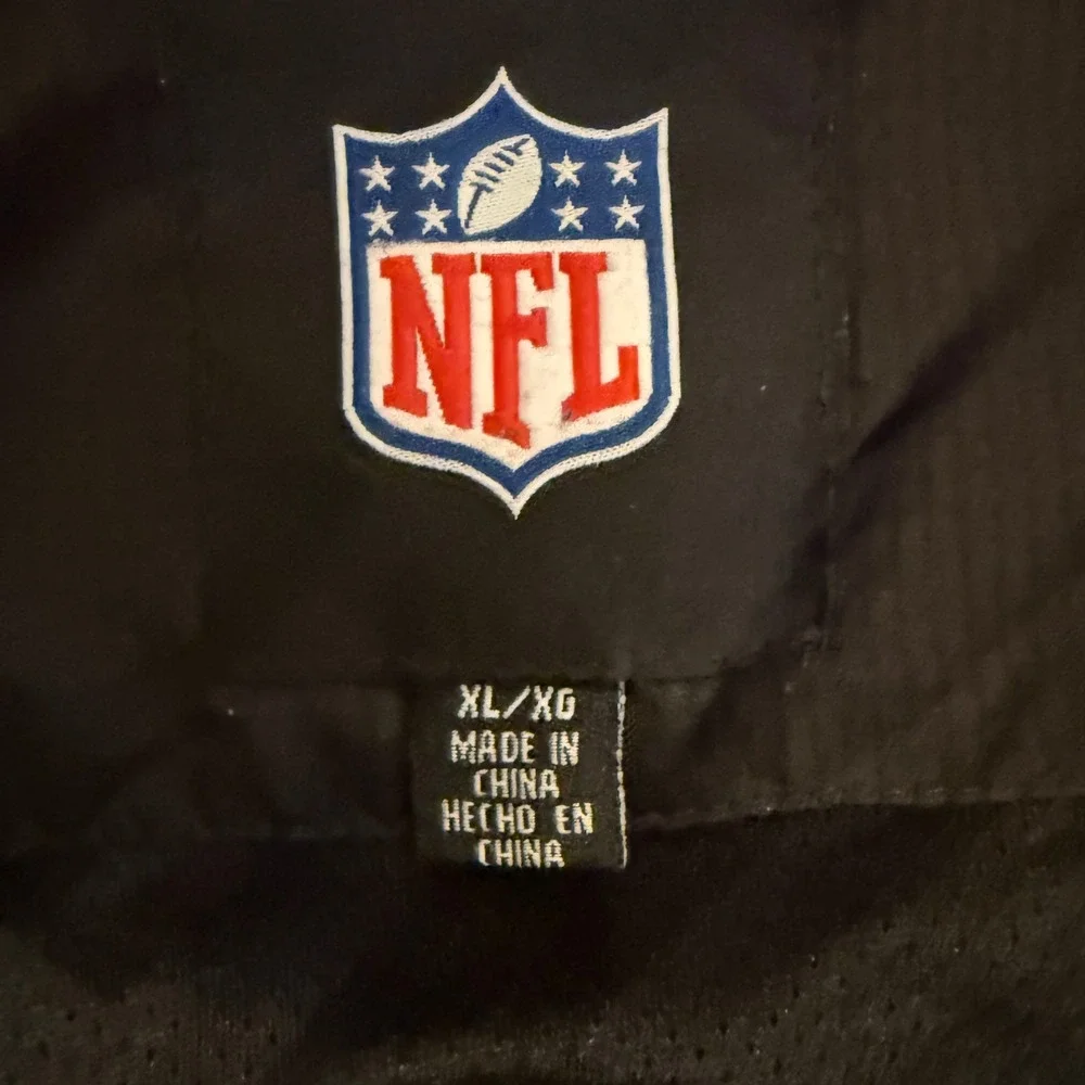 NFL Raiders Windbreaker Hoodie Jacket Mens XL Black White Full Zip Logo is Faded